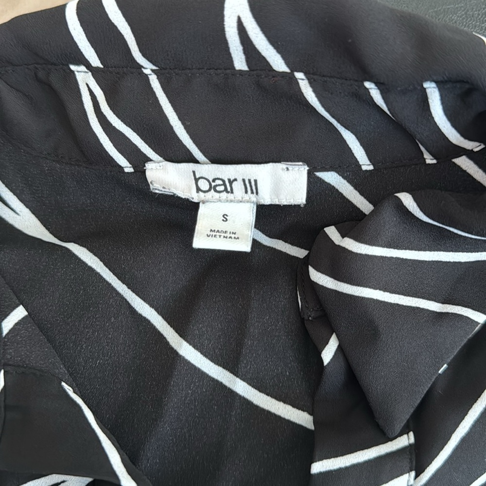 Patterned button up. - Picture 3 of 3